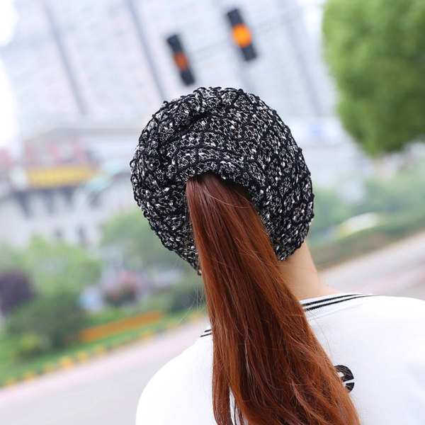 Дамски шапки в различни цветове - 26 модела