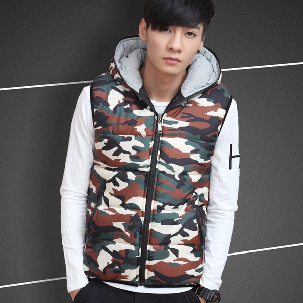 Мъжки камуфлажни елеци с качулка - 3 модела 