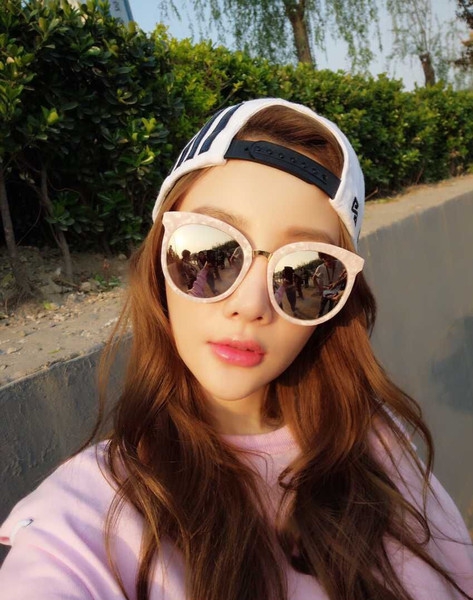 Дамски слънчеви очила: Черни, Бели