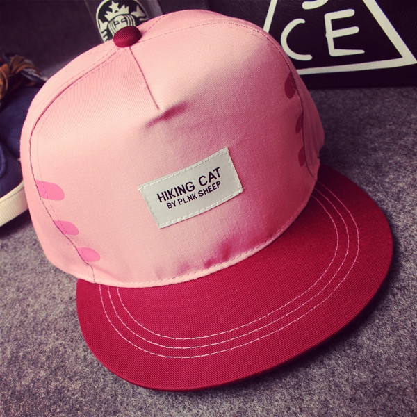 Καπέλα εικόνα μιας τίγρης σε μπλε, λευκό, μαύρο και ροζ