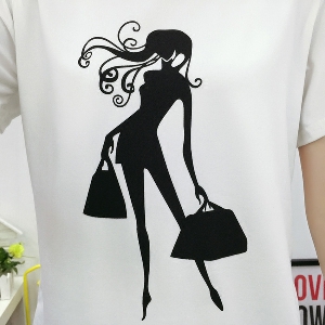 Дамска бяла тениска с щампа на момиче
