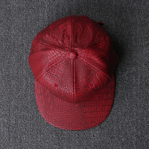 Дамски шапки от изкуствена кожа  в черен,кафяв,сив и черен цвят - 5 модела