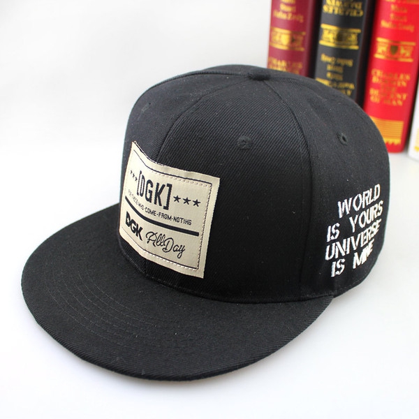 Дамски шапки в стил ърбан - 18 модела