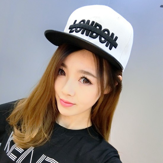 Дамски шапки в стил ърбан - 22 модела