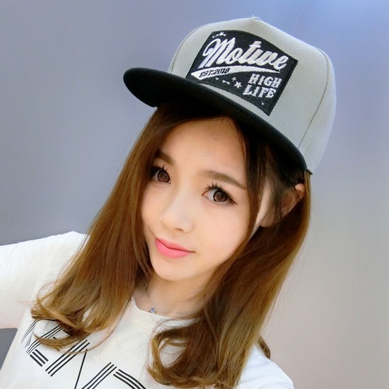 Дамски шапки в стил ърбан - 22 модела