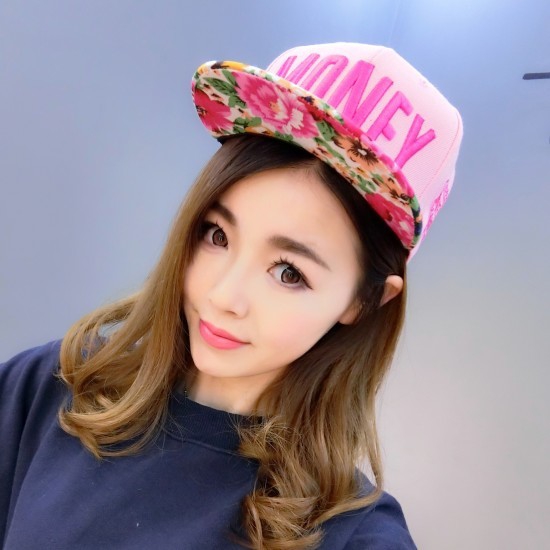 Дамски шапки в стил ърбан - 22 модела