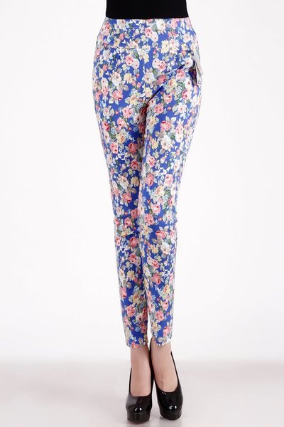Дамски пролетно-летни панталони с флорални мотиви.