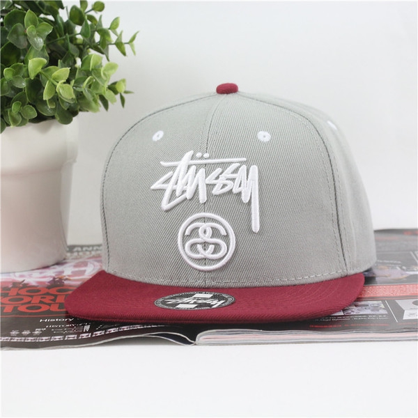 Шапки подходящи за мъже и жени в черен,сив,бял и червен цвят - 11 модела