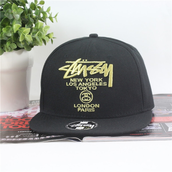 Шапки подходящи за мъже и жени в черен,сив,бял и червен цвят - 11 модела