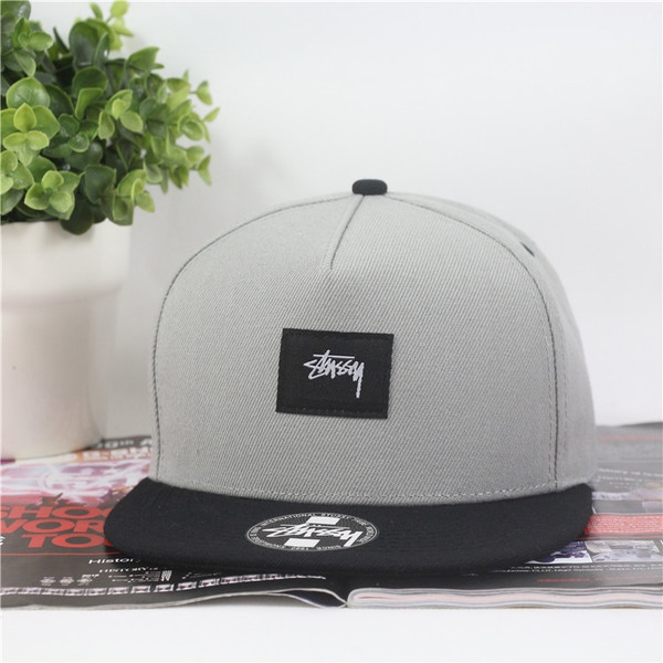 Шапки подходящи за мъже и жени в черен,сив,бял и червен цвят - 11 модела