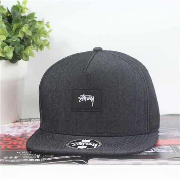 Шапки подходящи за мъже и жени в черен,сив,бял и червен цвят - 11 модела