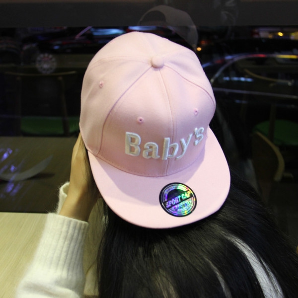 Ежедневни дамски шапки в много различни цветове - 19 модела