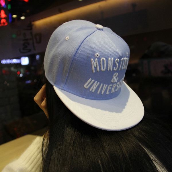 Ежедневни дамски шапки в много различни цветове - 19 модела