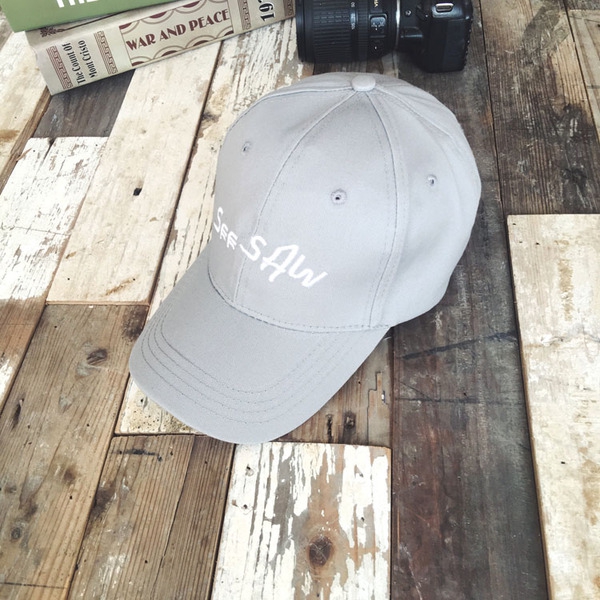 Дамски шапки подходящи за ежедневие в черен,бял,син,оранжев,сив,цикламен,лилав,розов и жълт цвят