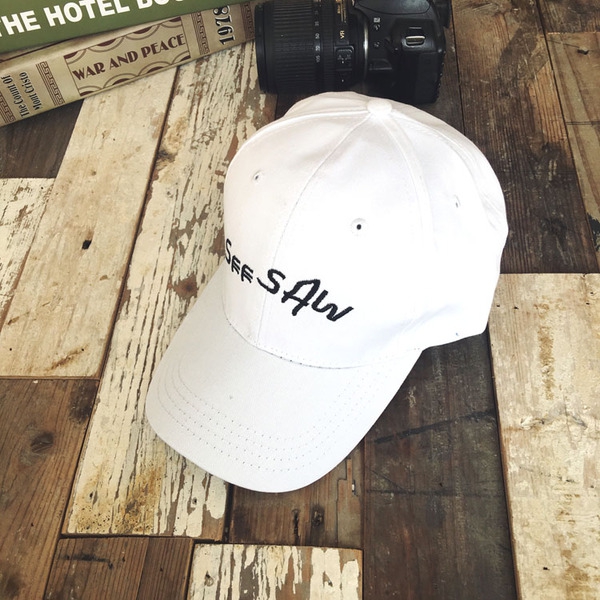 Дамски шапки подходящи за ежедневие в черен,бял,син,оранжев,сив,цикламен,лилав,розов и жълт цвят