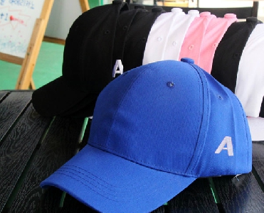 Небрежни дамски шапки в много различни цветове - 21 модела