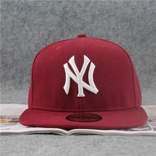 Καπέλα  αστικές στυλ κατάλληλο για άνδρες και γυναίκες - 16 μοντέλα