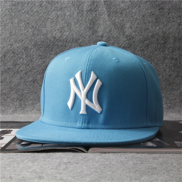 Καπέλα  αστικές στυλ κατάλληλο για άνδρες και γυναίκες - 16 μοντέλα