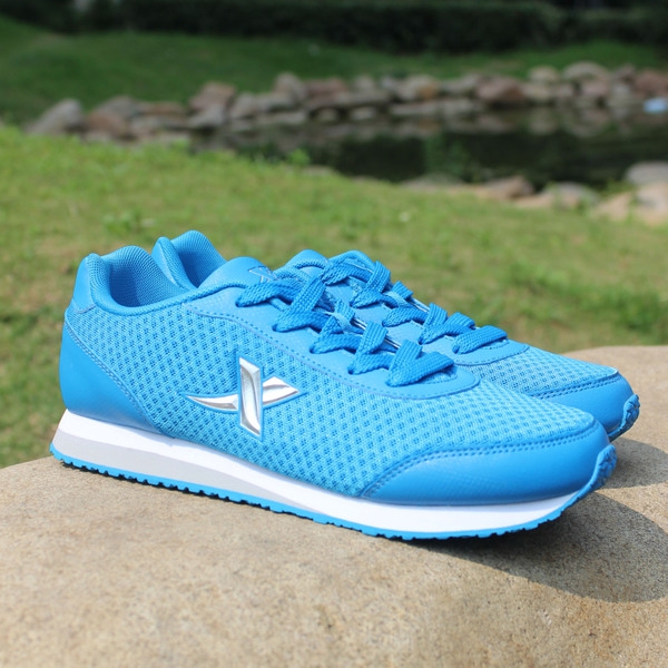 Мъжки летни спортни обувки подходящи за бягане - три модела в сив, син и черен цвят - издръжливи и ветропроветриви