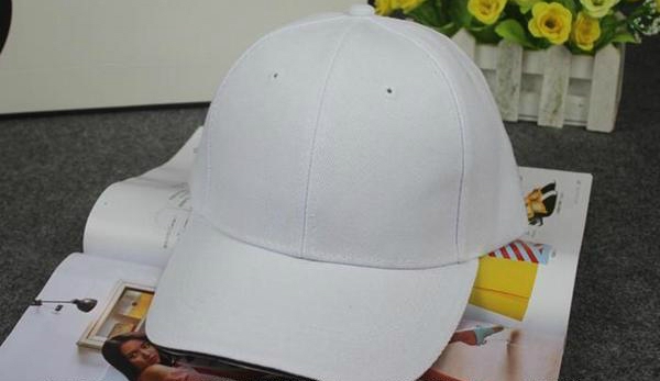 Καθημερινές καπέλα για τους άνδρες και τις γυναίκες - 15 μοντέλα σε πολλά διαφορετικά χρώματα