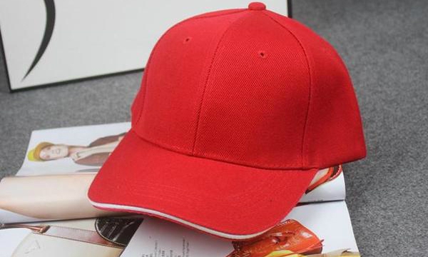 Καθημερινές καπέλα για τους άνδρες και τις γυναίκες - 15 μοντέλα σε πολλά διαφορετικά χρώματα