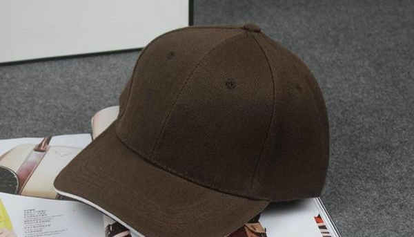 Καθημερινές καπέλα για τους άνδρες και τις γυναίκες - 15 μοντέλα σε πολλά διαφορετικά χρώματα