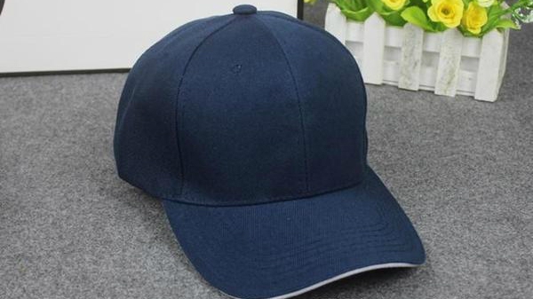 Καθημερινές καπέλα για τους άνδρες και τις γυναίκες - 15 μοντέλα σε πολλά διαφορετικά χρώματα