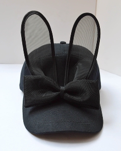 Γυναικείο καπέλο με  αυτιά και κορδέλα σε μαύρο χρώμα - 1 μοντέλο