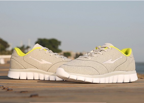 Дамски кецове за бягане - 2 модела - зелени и бежови - леки и удобни