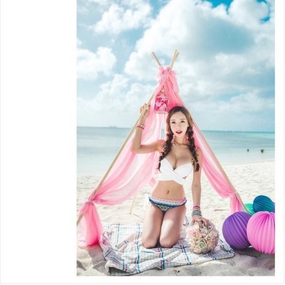 Μαγιό: Ροζ, κόκκινο, κίτρινο, μπλε, μαύρο, κυκλάμινα