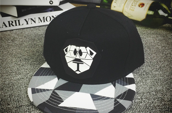 Καπέλα για τους άνδρες και τις γυναίκες σε μαύρο, γκρι και λευκό - 9 μοντέλα