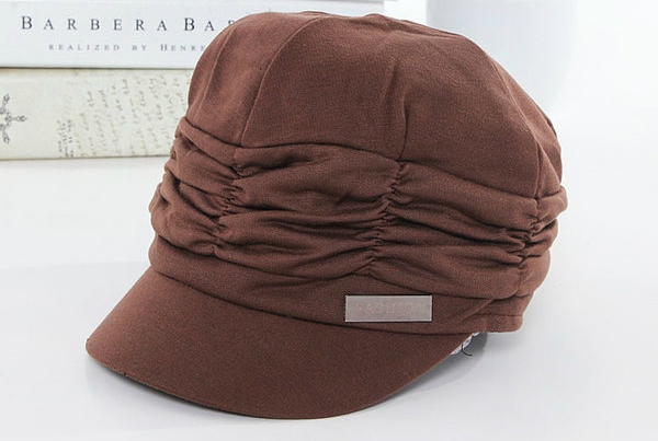 Γυναικείο καπέλο κατάλληλο για καθημερινή ζωή και τα ταξίδια σε μαύρο και καφέ