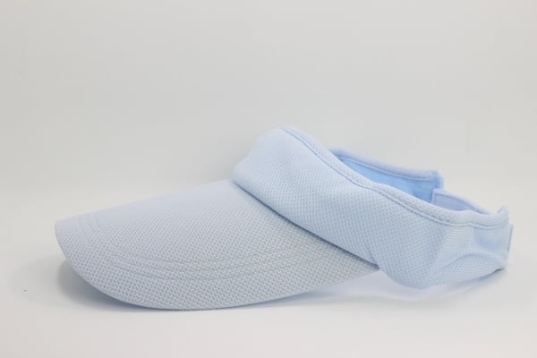 Καπέλα για τους άνδρες και τις γυναίκες σε πορτοκαλί, άσπρο, κόκκινο, μαύρο και ροζ