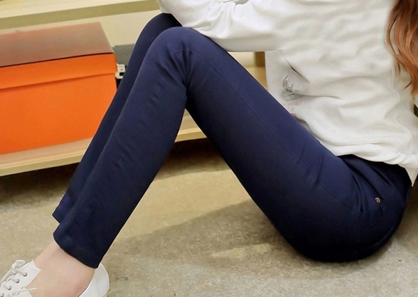 Панталони за бременни в шест пролетни цвята.