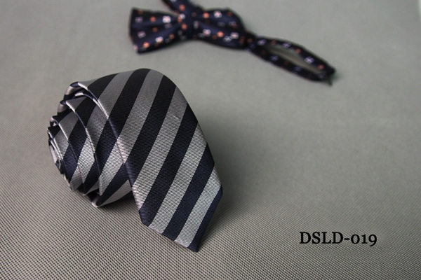 Γραβάτες των ανδρών  μεταξοτά - 5 εκατοστά - 19 μοντέλα