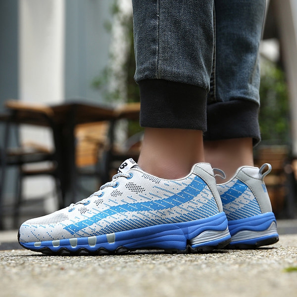 Спортни обувки за бягане - подходящи за мъже в три топ модела 