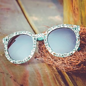 Дамски слънчеви очила с черни, златисти, сини стъкла