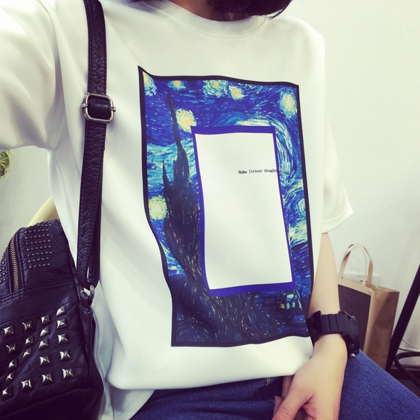 Μπλούζες σε διάφορα σχέδια και χρώματα