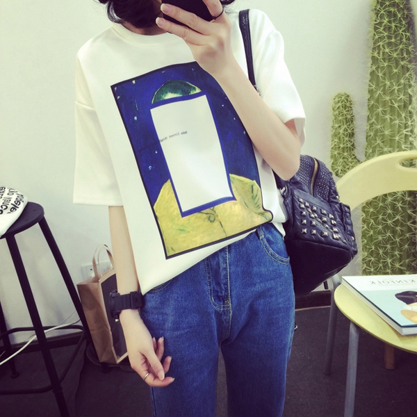 Μπλούζες σε διάφορα σχέδια και χρώματα