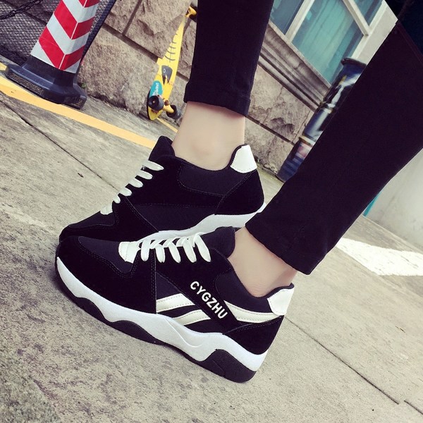 Дамски пролетно-летни и есенни обувки за тичане, бягане и лек спорт - модели в сив, бял и черен цвят