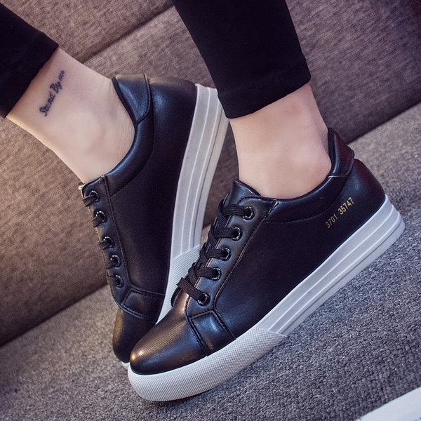 Дамски пролетно-летни спортни обувки за тичане и джогинг - топ модели в черно, зелено, бяло и розово