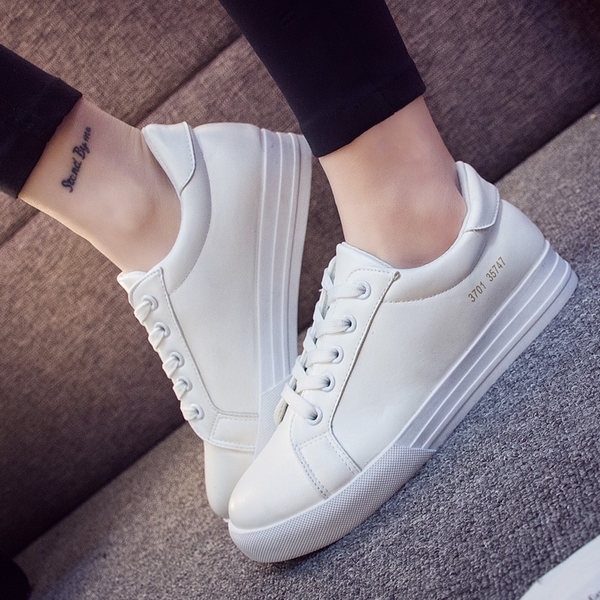 Дамски пролетно-летни спортни обувки за тичане и джогинг - топ модели в черно, зелено, бяло и розово