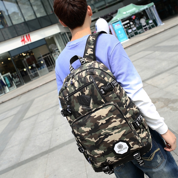 Σακίδια ανδρικά σε μαύρο, πράσινο, μπλε και γκρι χρώμα