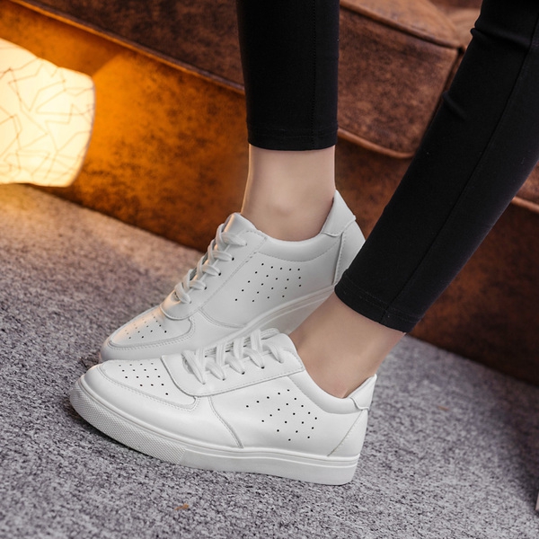 Дамски обувки в 7 различни модела за бягане