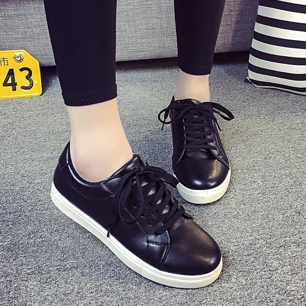 Дамски обувки в 7 различни модела за бягане