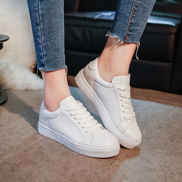 Дамски обувки в 7 различни модела за бягане