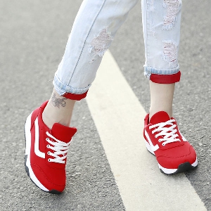 Спортни обувки за жени - сиви, черни, лилави, червени - топ модели за тичане и бягане