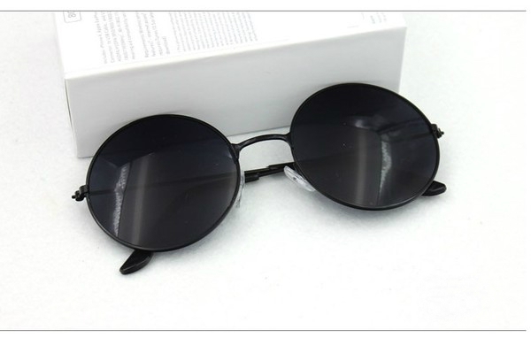 Κυρίες γύρο γυαλιά ηλίου