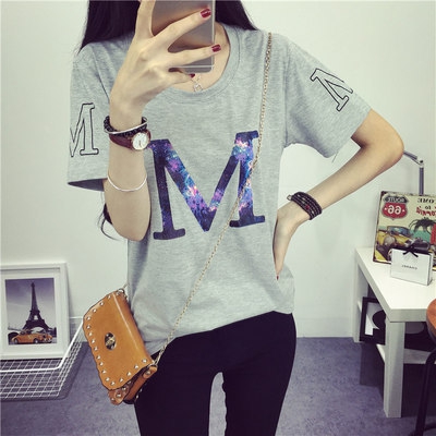 Λεπτό καλοκαίρι T-shirt για νεαρές κυρίες σε διάφορα χρώματα