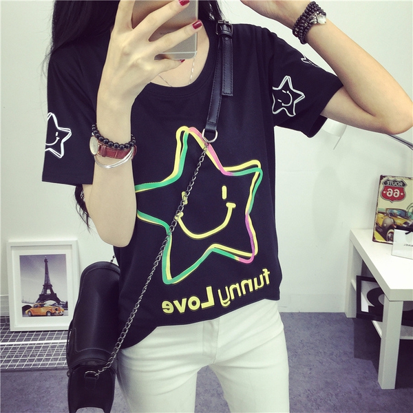 Λεπτό καλοκαίρι T-shirt για νεαρές κυρίες σε διάφορα χρώματα